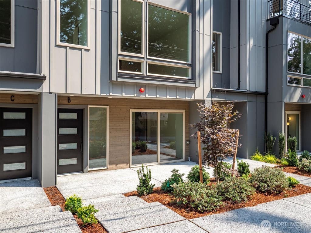 Photo of 18032 - B Sunnyside Avenue N, Shoreline, WA 98133 (MLS # 2558681)