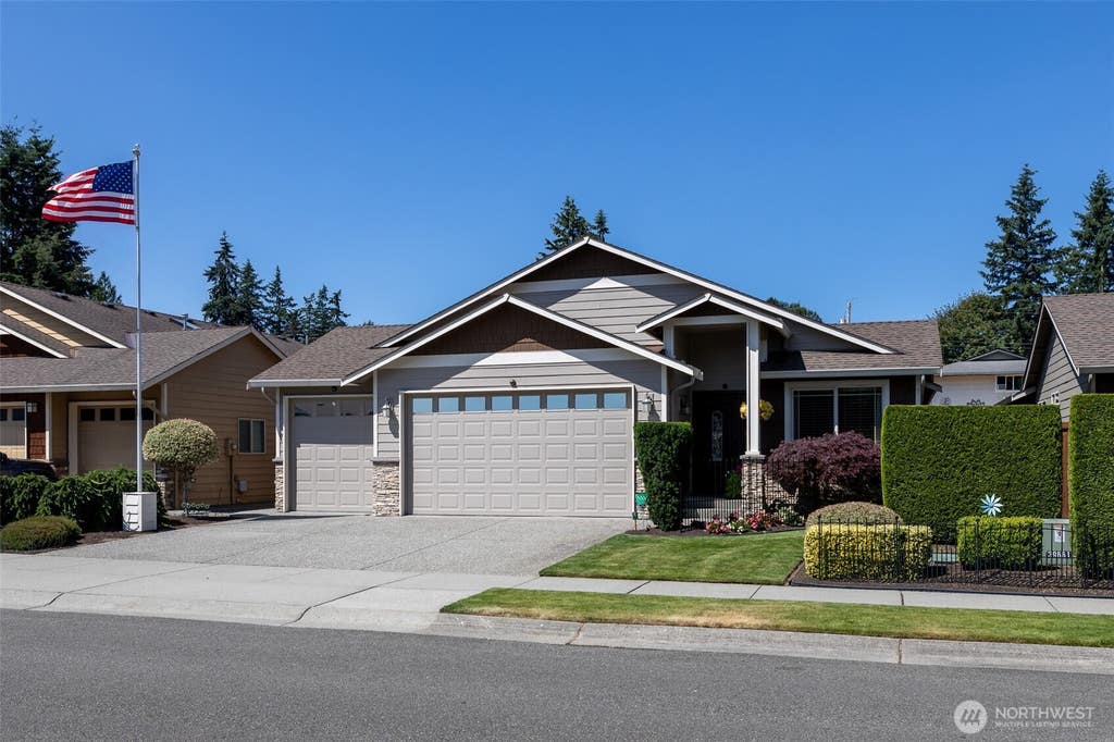 Photo of 10908 24th Drive SE, Everett, WA 98208 (MLS # 2555549)