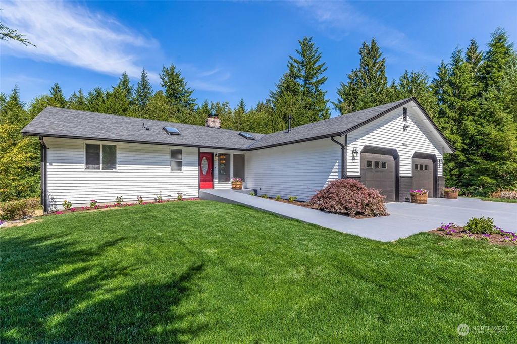 Photo of 28005 44th Avenue NE, Arlington, WA 98223 (MLS # 2140852)
