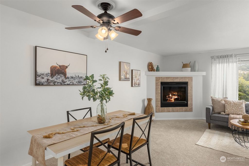 Photo of 2609 W Marine View Drive #4, Everett, WA 98201 (MLS # 2241845)