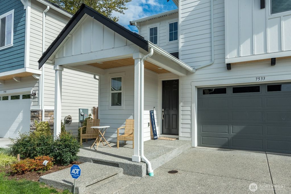 Photo of 7533 87th Drive NE, Marysville, WA 98270 (MLS # 2438467)