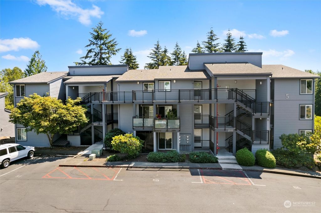 Photo of 2515 NE 4th Street #521, Renton, WA 98056 (MLS # 2265389)