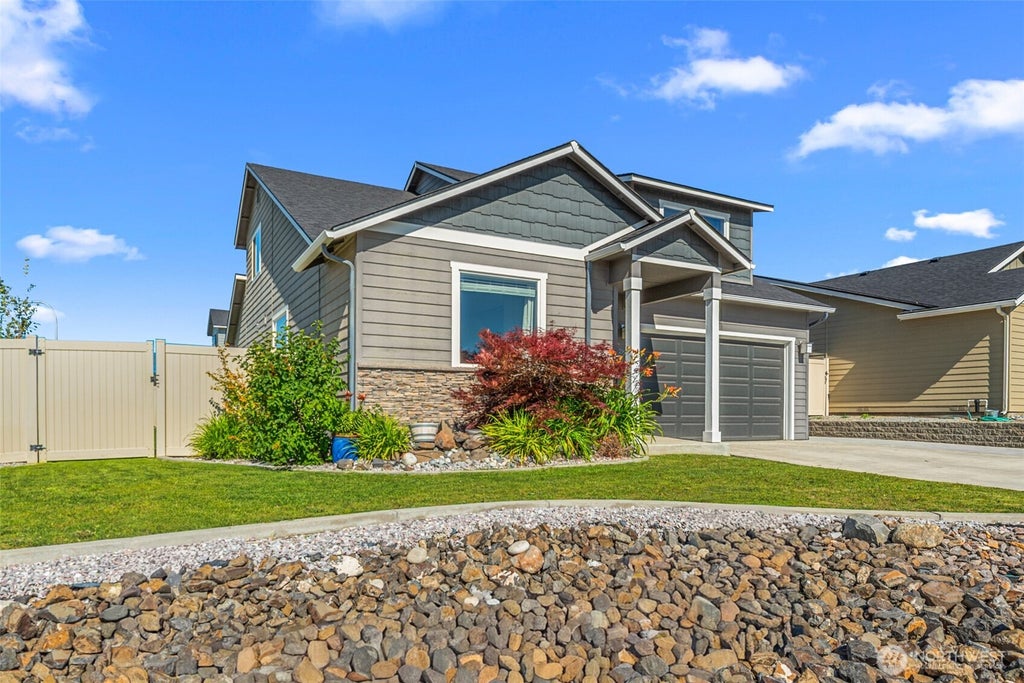 Photo of 284 S Nevada Avenue, East Wenatchee, WA 98802 (MLS # 2535663)