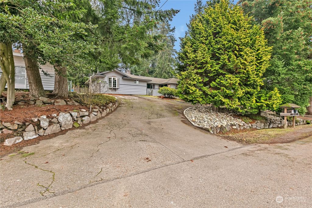 Photo of 20236 2nd Avenue S, Des Moines, WA 98198 (MLS # 2323649)