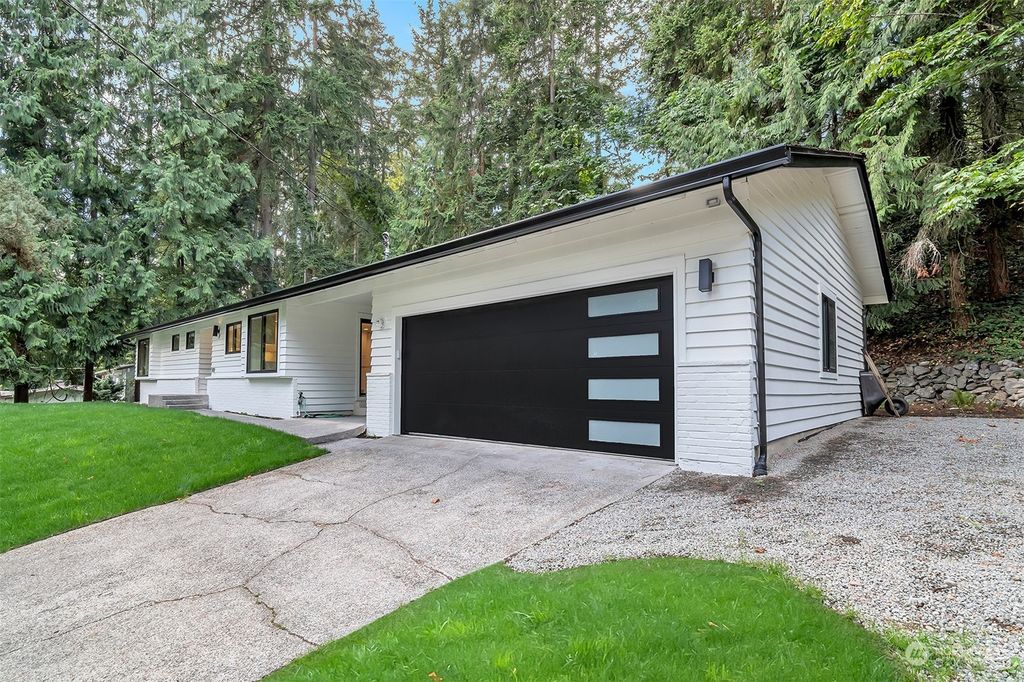 Photo of 575 Mount Fury Circle SW, Issaquah, WA 98027 (MLS # 2160108)