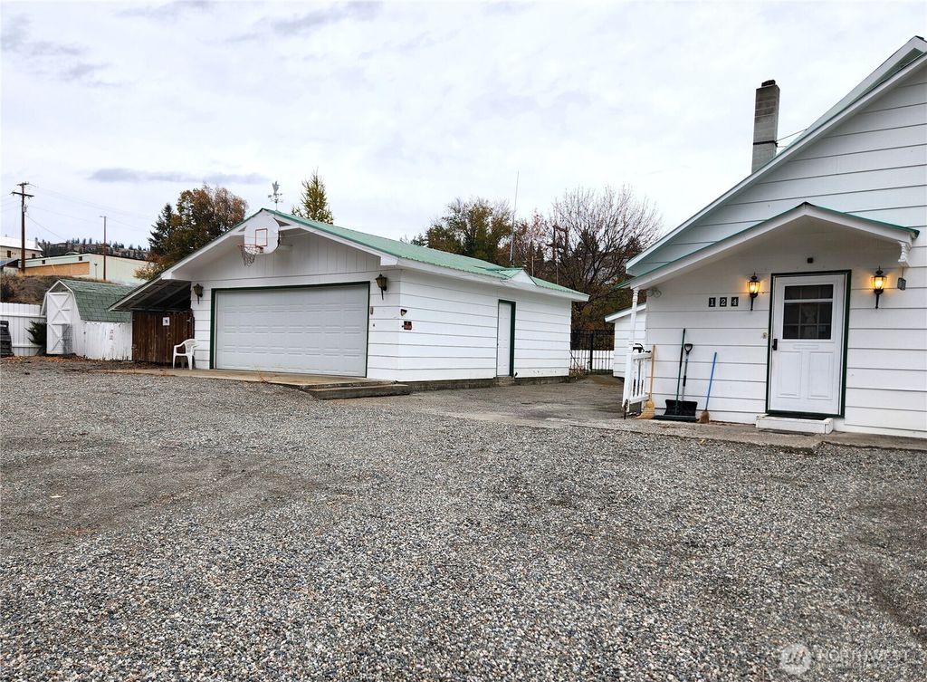 Photo of 124 W 9th St, Republic, WA 99166 (MLS # 2447059)