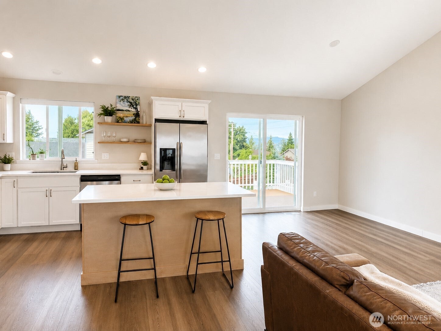 576 Saddle Rock Loop