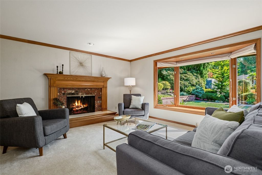 Photo of 10126 NE 116th Place, Kirkland, WA 98034 (MLS # 2438280)