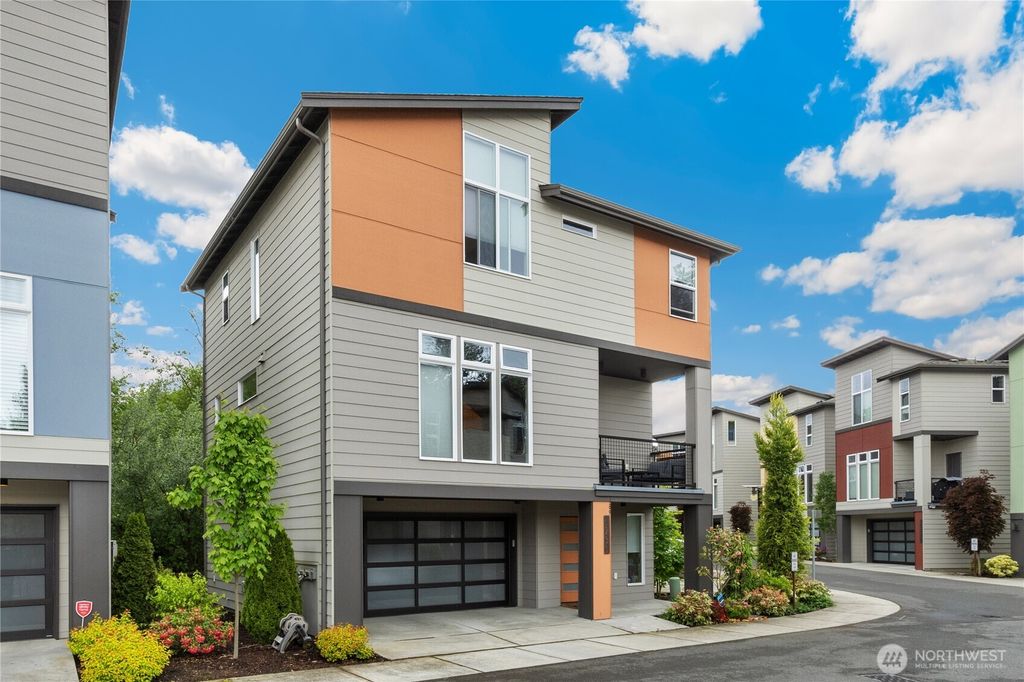 Photo of 1230 150th Lane SW, Lynnwood, WA 98087 (MLS # 2353430)