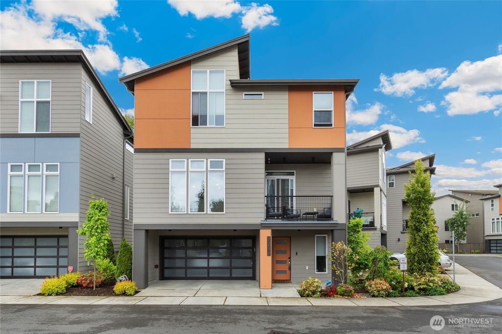 Photo of 1230 150th Lane SW, Lynnwood, WA 98087 (MLS # 2353430)