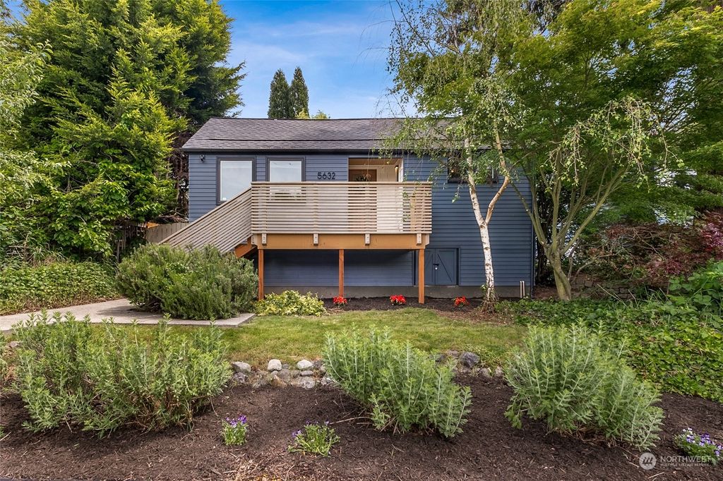 Photo of 5632 25th Avenue SW, Seattle, WA 98106 (MLS # 2244191)