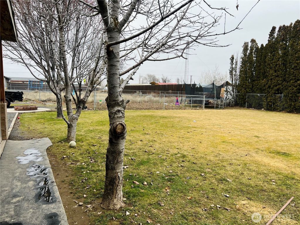 Photo of 4435 Jackie Drive NE, Moses Lake, WA 98837 (MLS # 2469821)