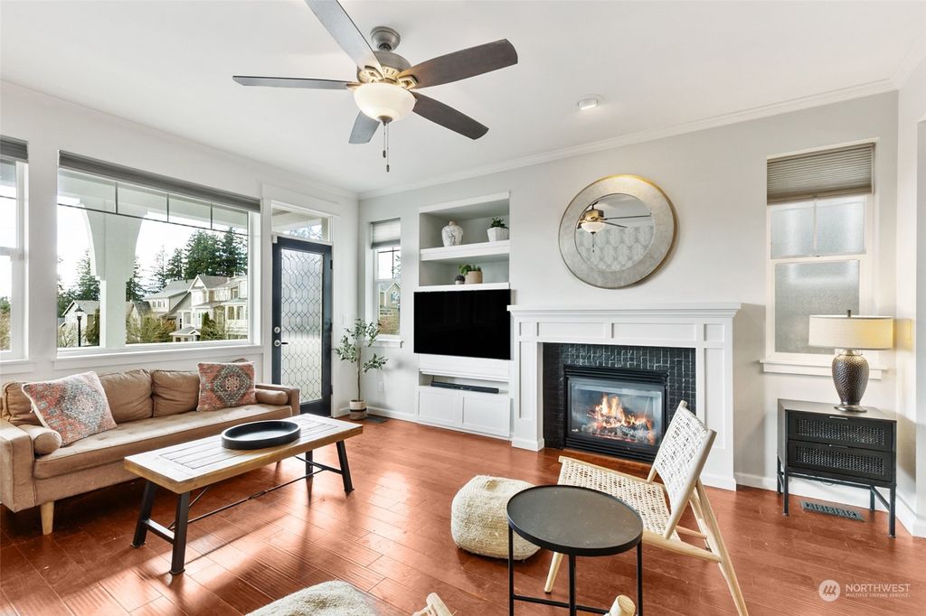 Photo of 9010 138th Avenue SE, Newcastle, WA 98059 (MLS # 2047040)