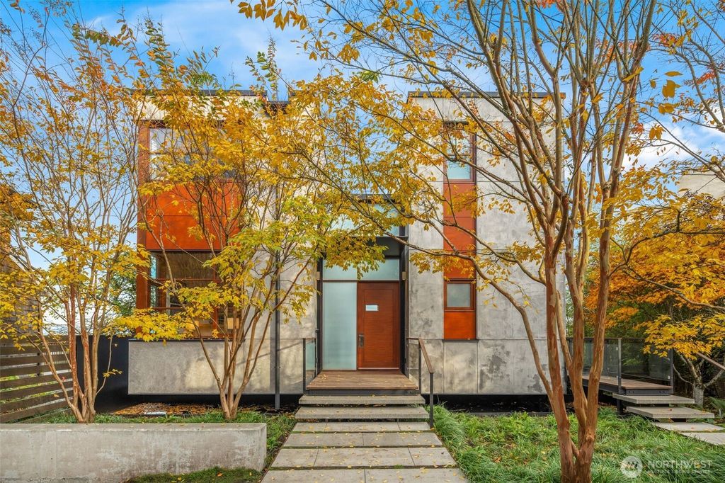 Photo of 1527 E Howe Street, Seattle, WA 98112 (MLS # 2472193)