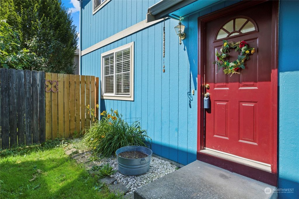 Photo of 702 Lois Lane, Sultan, WA 98294 (MLS # 2263162)