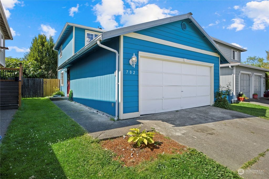 Photo of 702 Lois Lane, Sultan, WA 98294 (MLS # 2263162)