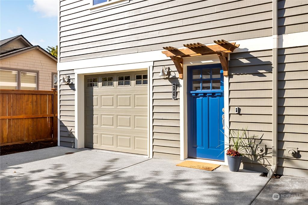 Photo of 4121 42nd Avenue SW #B, Seattle, WA 98116 (MLS # 2006384)