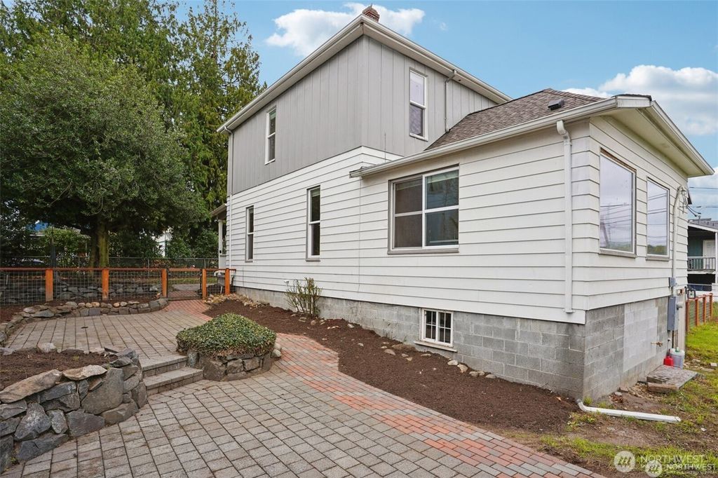 Photo of 1927 S L Street, Tacoma, WA 98405 (MLS # 2468329)