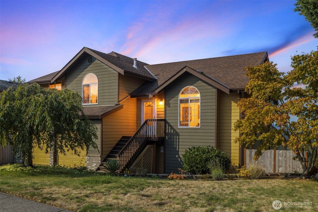 Photo of 8504 76th Avenue NE, Marysville, WA 98270 (MLS # 2437321)