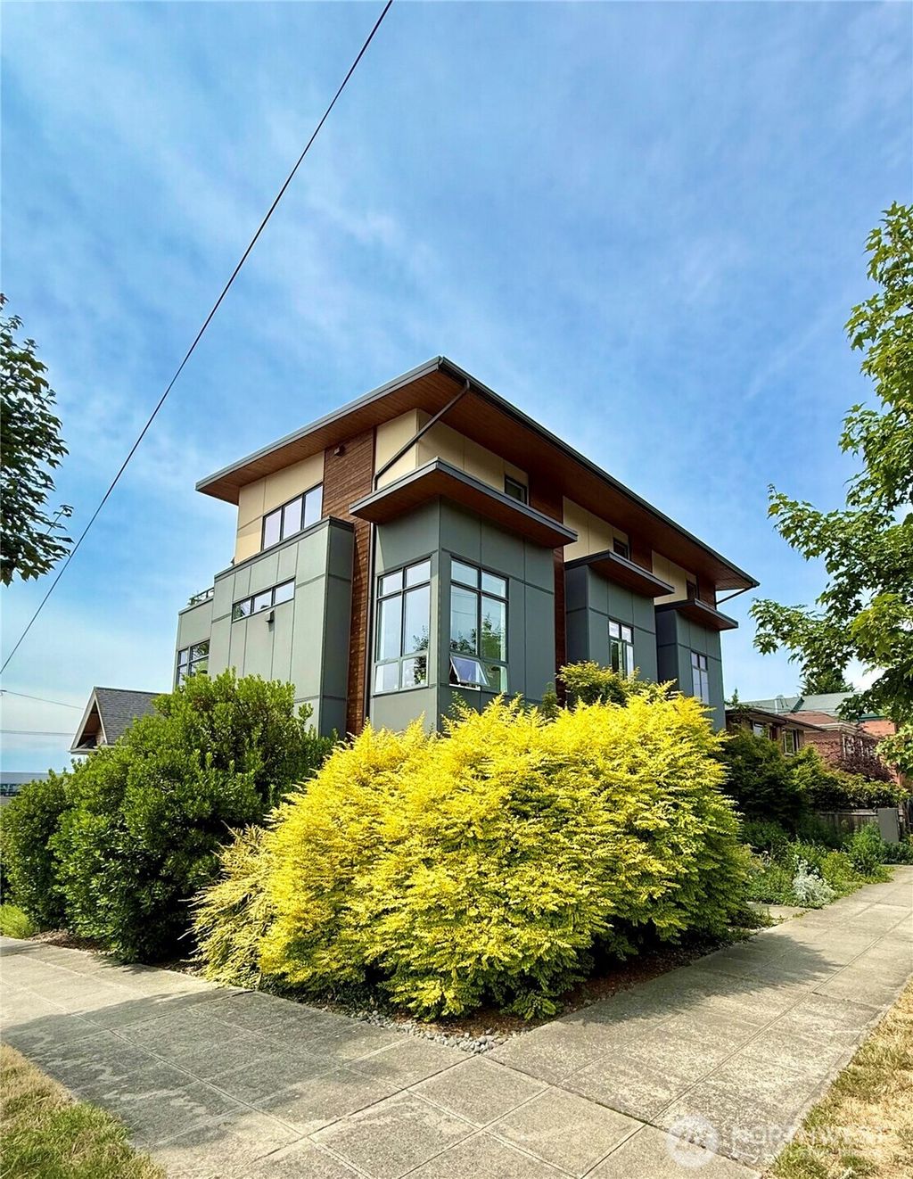 Photo of 2705 Franklin Avenue E, Seattle, WA 98102 (MLS # 2397925)