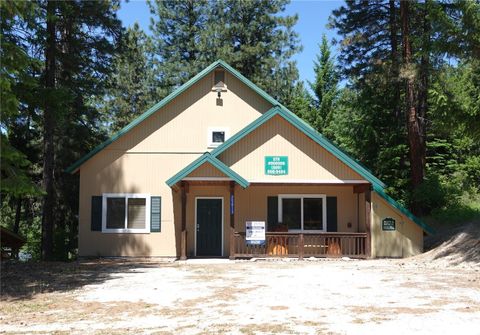 Photo of 25813 Bridle Lane, Leavenworth, WA 98826 (MLS # 2331030)