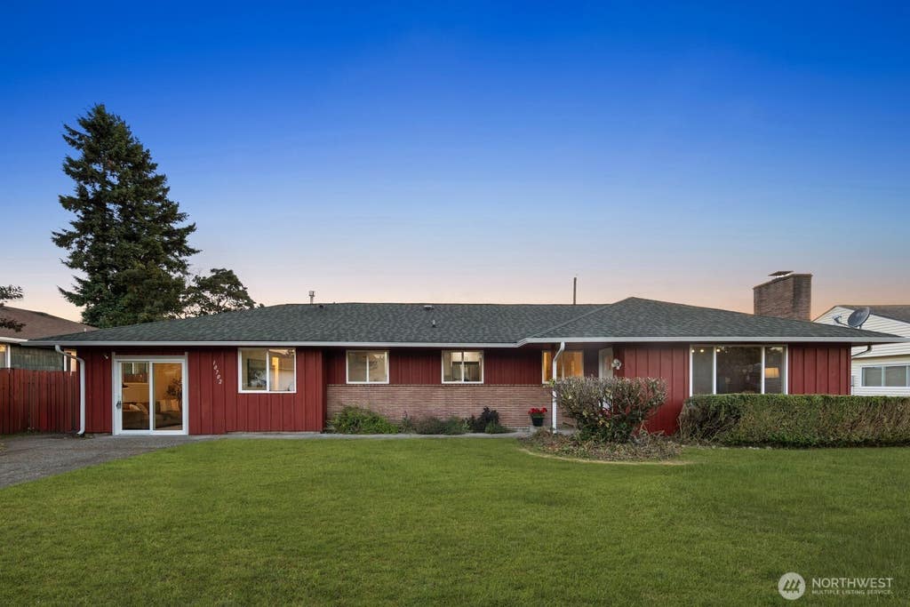 Photo of 10702 Douglas Drive SW, Lakewood, WA 98499 (MLS # 2541195)