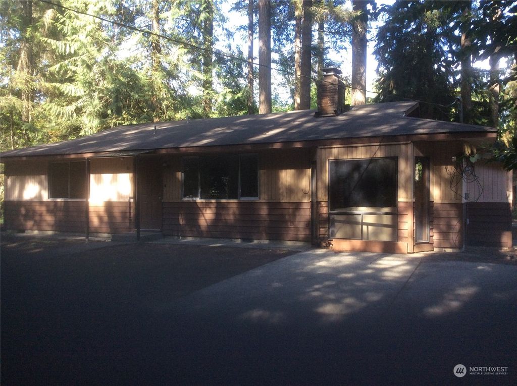 Photo of 13716 233rd Way SE, Issaquah, WA 98027 (MLS # 2238033)