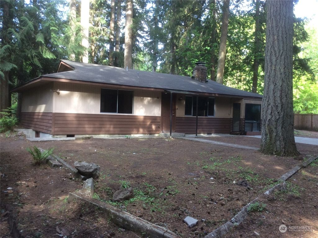Photo of 13716 233rd Way SE, Issaquah, WA 98027 (MLS # 2238033)