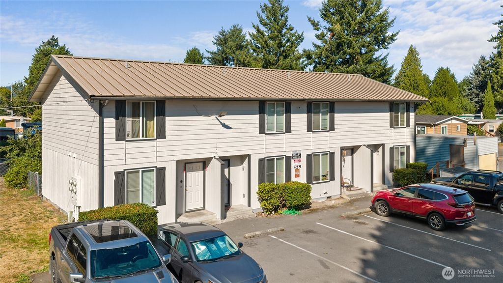 Photo of 429 37th Street SE, Auburn, WA 98002 (MLS # 2436608)