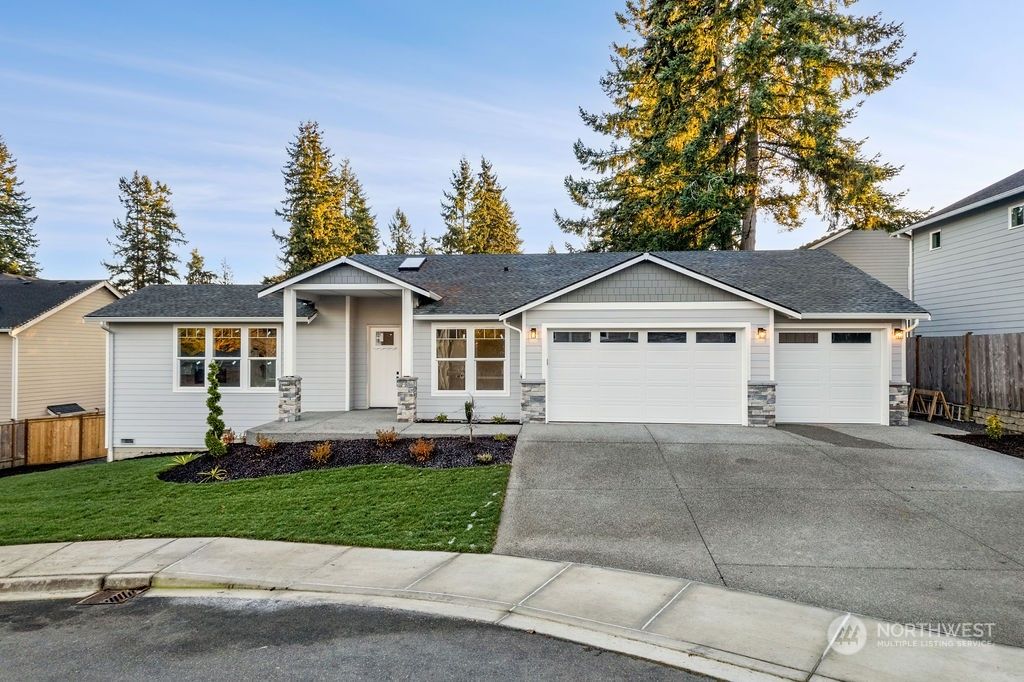 Photo of 1402 125th Street SE, Everett, WA 98208 (MLS # 2155564)