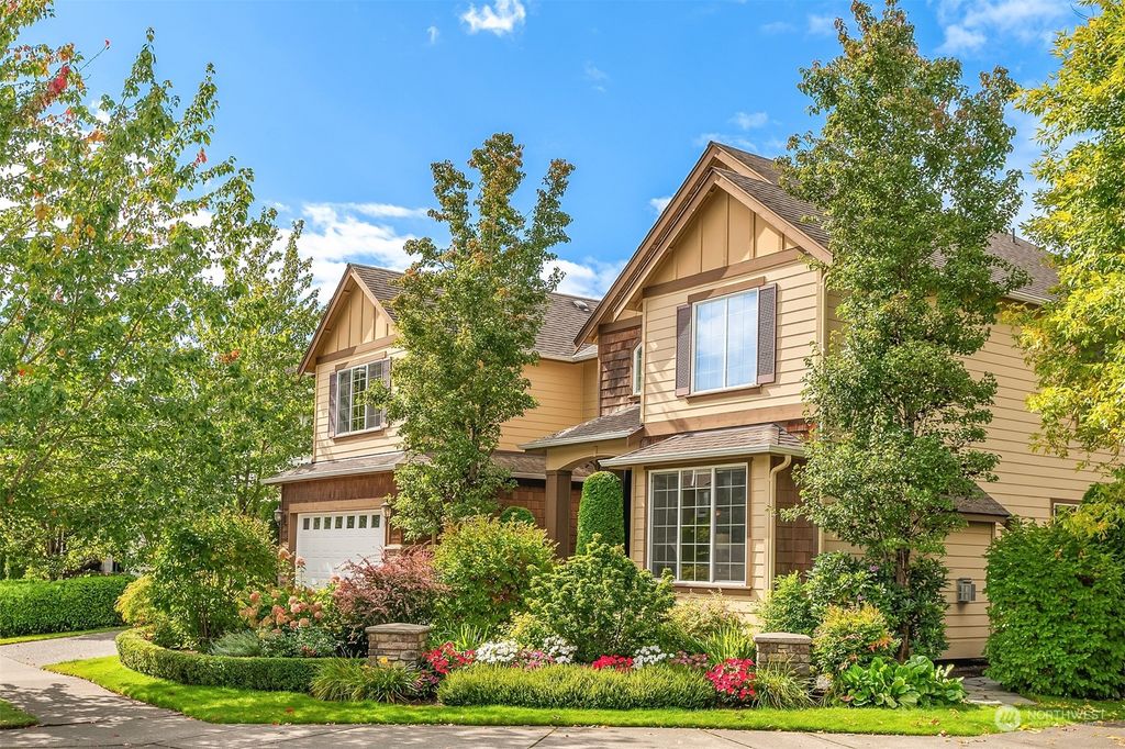 Photo of 3201 225th Avenue SE, Sammamish, WA 98075 (MLS # 2157264)