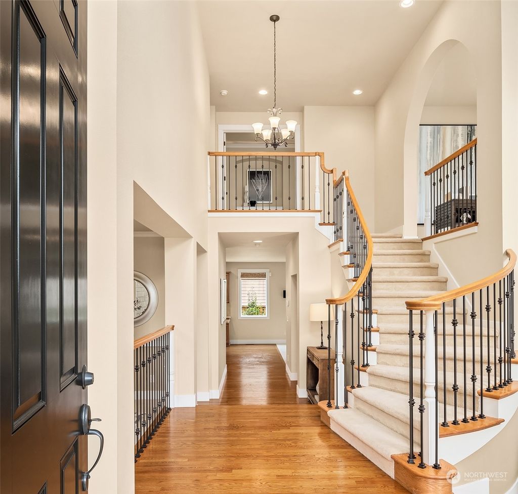 Photo of 3201 225th Avenue SE, Sammamish, WA 98075 (MLS # 2157264)