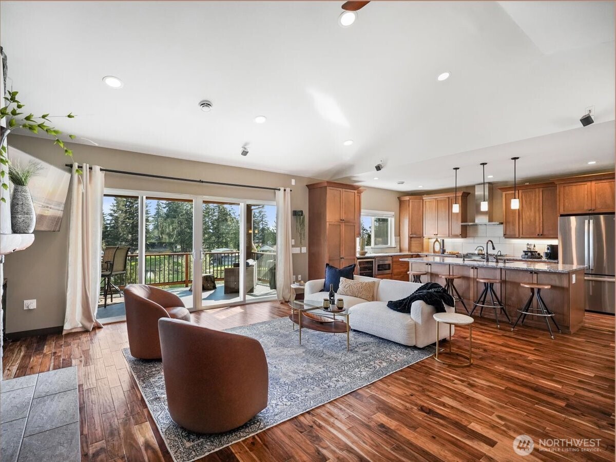 3231 Deer Island Drive E