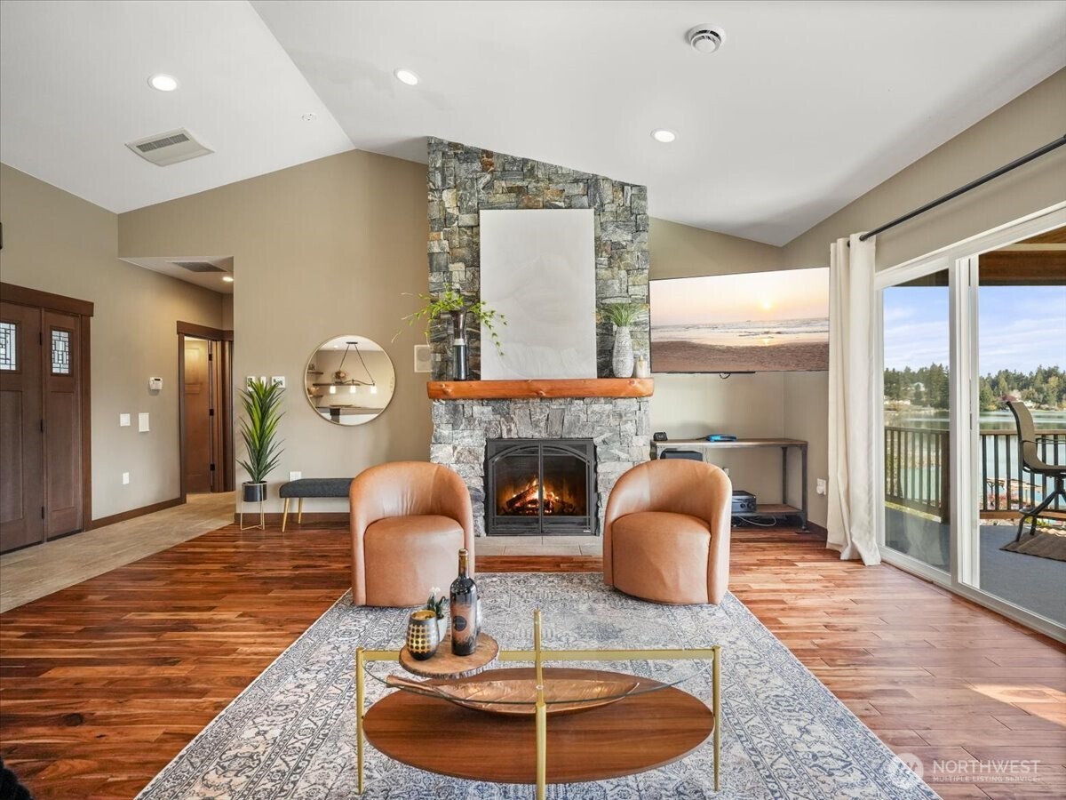 3231 Deer Island Drive E