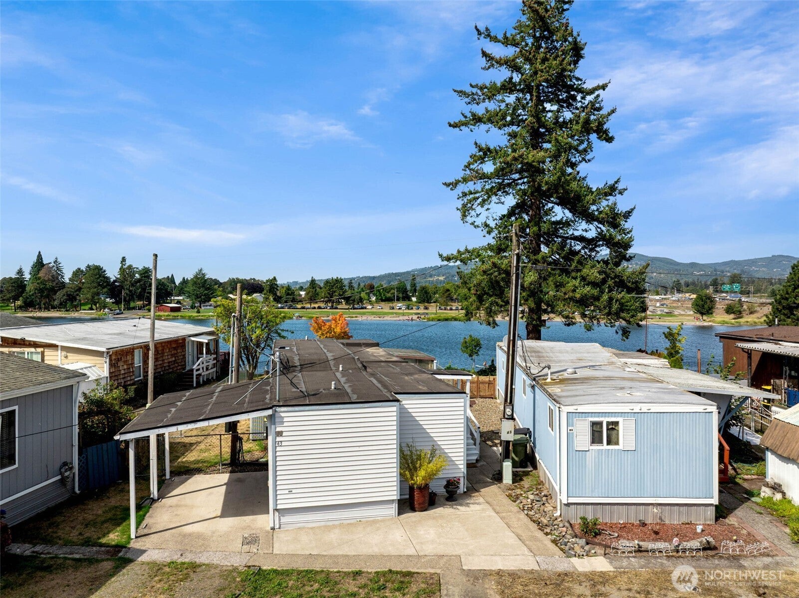 296 Island Aire Drive 43