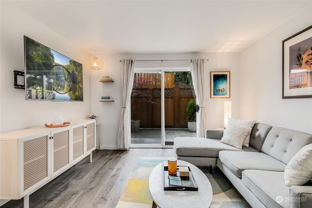 Photo of 903 N 130th Street #116, Seattle, WA 98133 (MLS # 2329274)