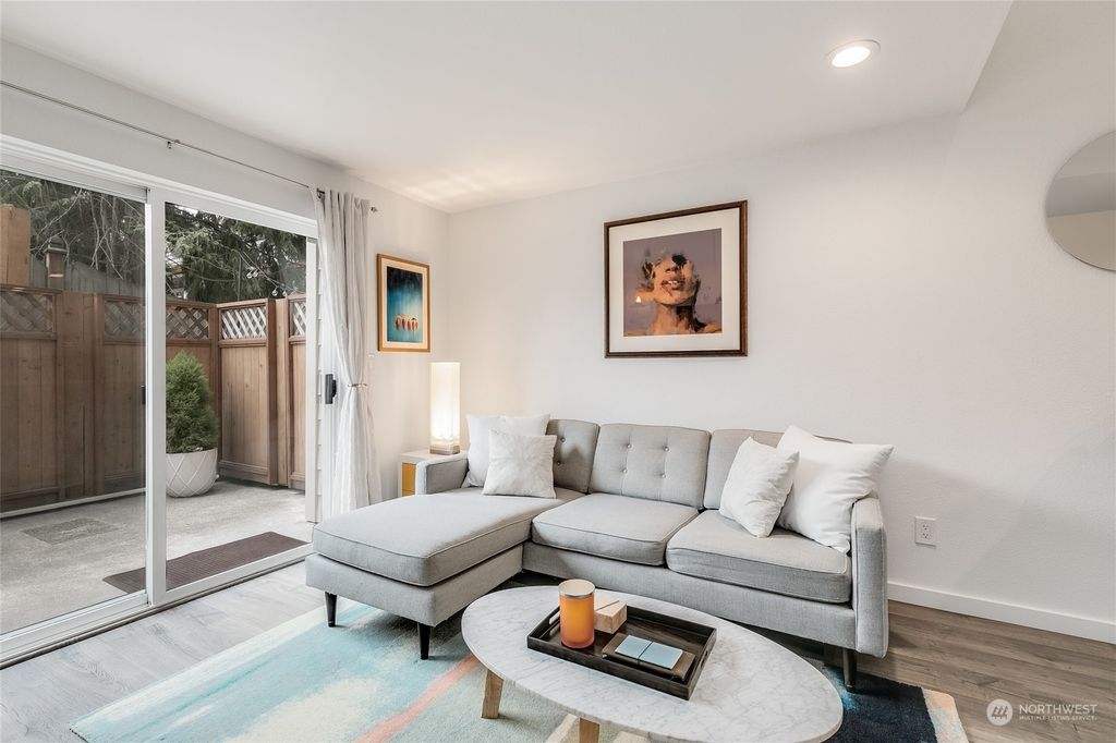 Photo of 903 N 130th Street #116, Seattle, WA 98133 (MLS # 2329274)