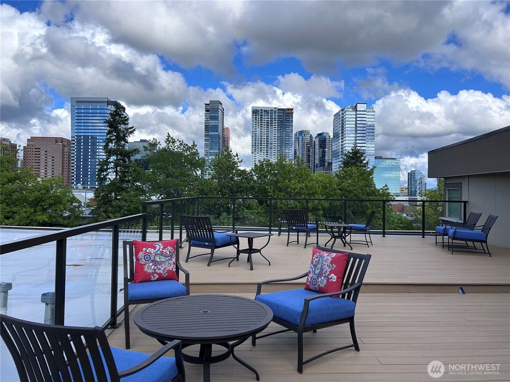 Photo of 511 100th Avenue NE #111, Bellevue, WA 98004 (MLS # 2439312)