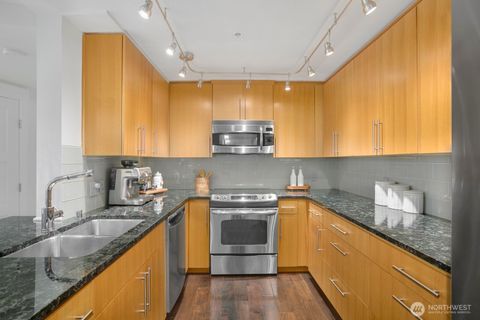Photo of 511 100th Avenue NE #111, Bellevue, WA 98004 (MLS # 2439312)