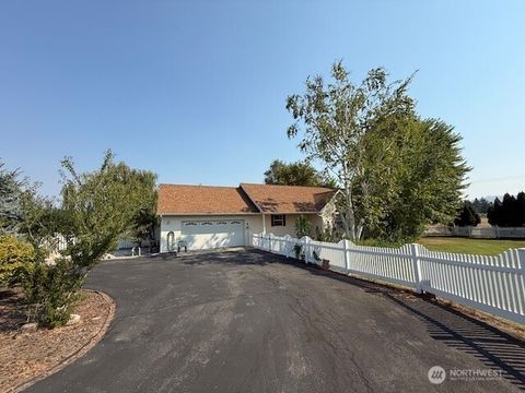 Photo of 2 Primrose Lane, Omak, WA 98841 (MLS # 2428349)