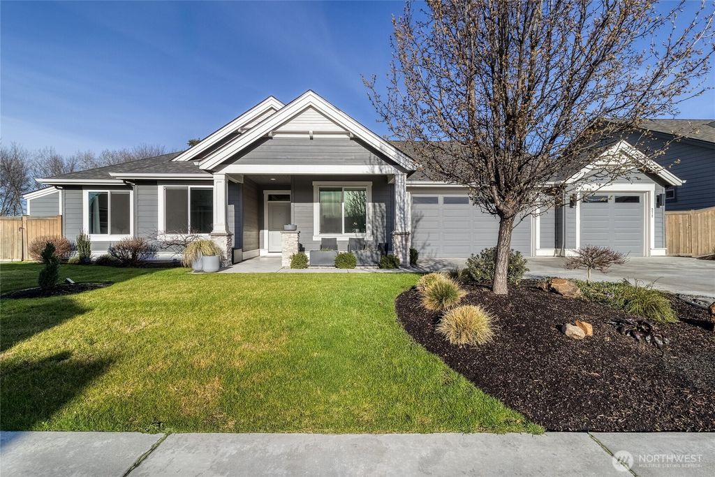 Photo of 372 Chardonnay Court, Walla Walla, WA 99362 (MLS # 2491070)