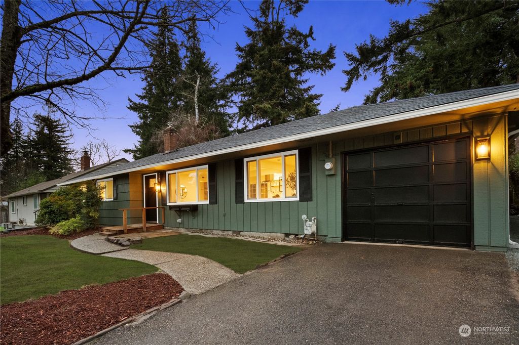 Photo of 846 S 196th Street, Des Moines, WA 98148 (MLS # 2321928)