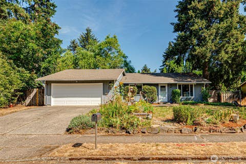 Photo of 12710 NE 37th Street, Vancouver, WA 98682 (MLS # 2573909)