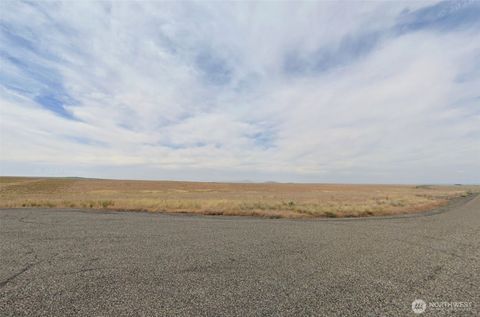 Photo of 111 S Adair Road, Kennewick, WA 99338 (MLS # 2477523)