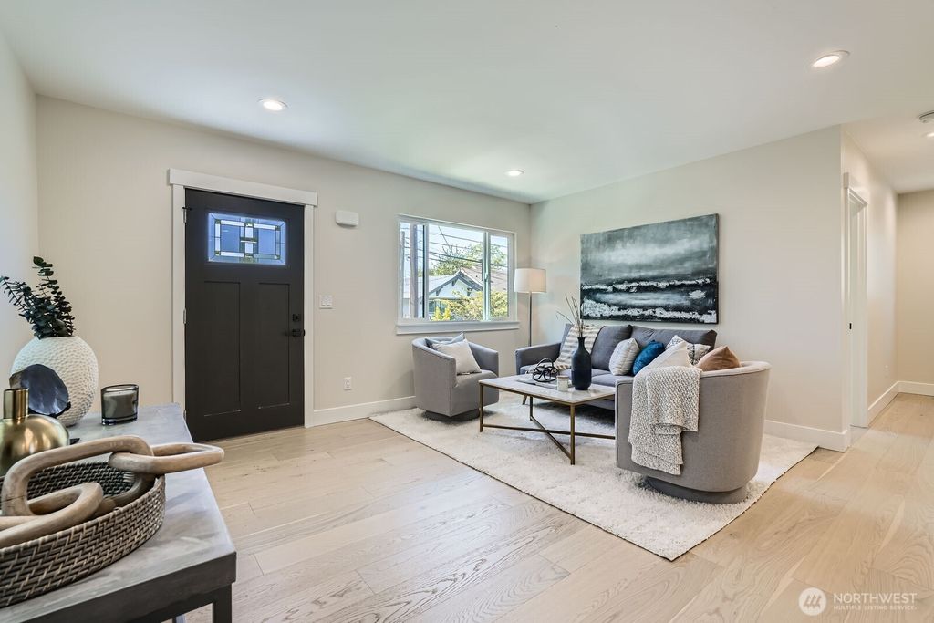 Photo of 524 27th Avenue, Seattle, WA 98122 (MLS # 2380545)