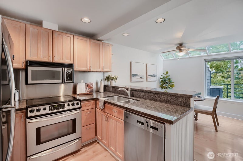 115 W Galer Street 304