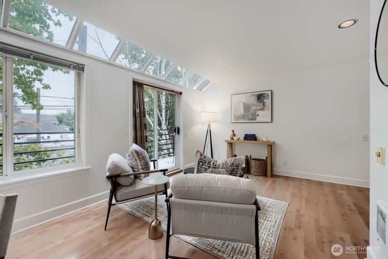 115 W Galer Street 304
