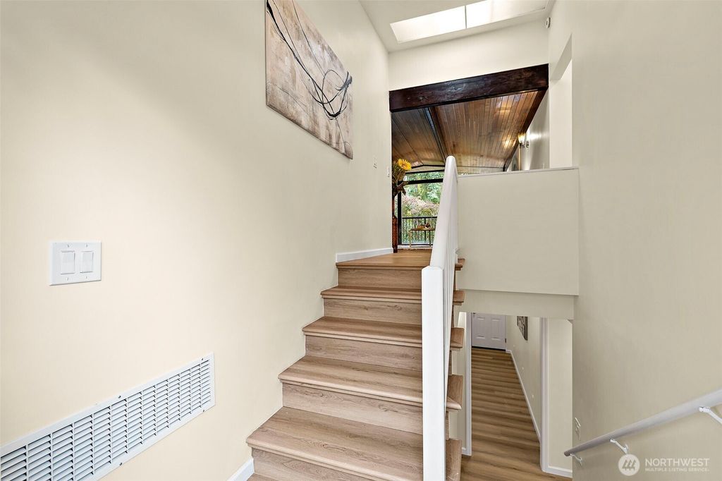 Photo of 16559 SE 45th Place, Bellevue, WA 98006 (MLS # 2445608)