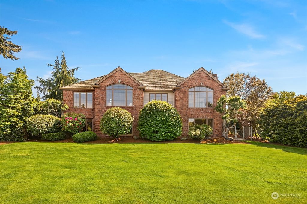 Photo of 1415 SW 296th Street, Federal Way, WA 98023 (MLS # 2125943)