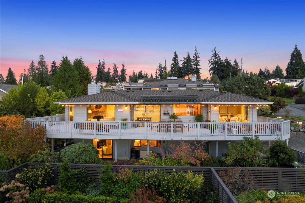Photo of 731 Laurel Street, Edmonds, WA 98020 (MLS # 2304450)